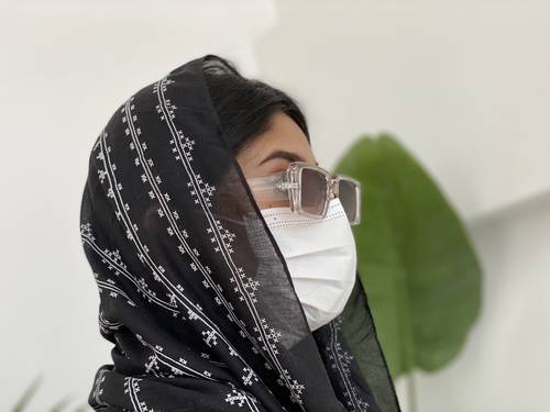 طرحه قطن باللون الأسود والأبيض 