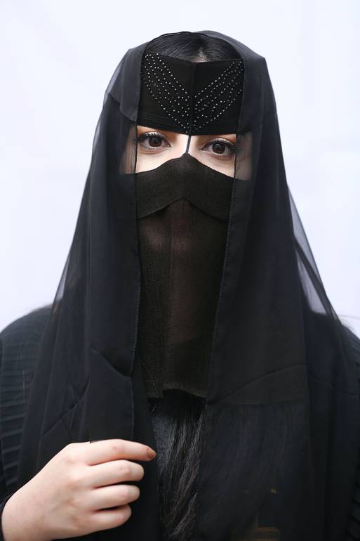 برقع Category:Burqa