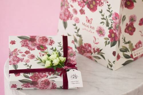 صندوق شوكولاته راقي مع تهنئة عيد