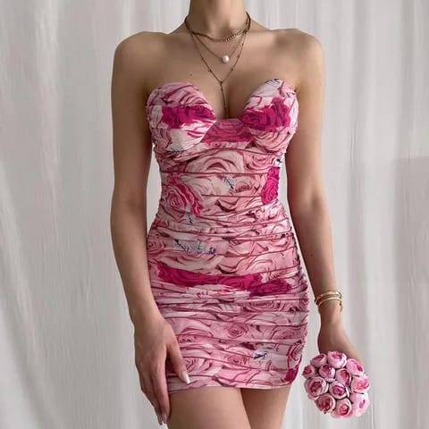 فستان مزركش بطباعة الورود