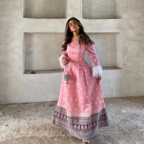 pink dress