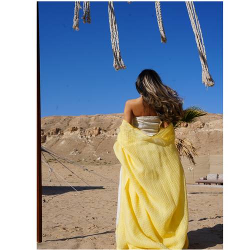 yallow abaya and dress