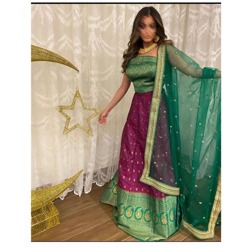 green sari