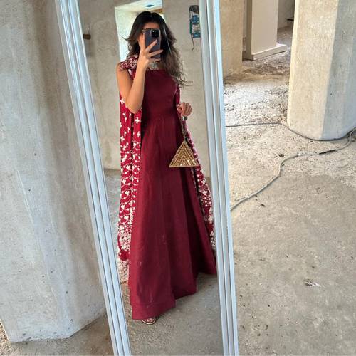 Red abaya