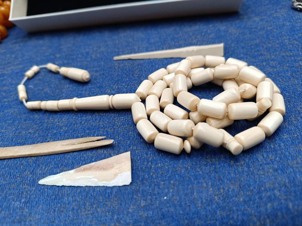 سبحه عاج ماموث المنقرض 