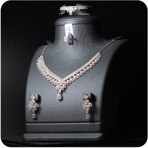 طقم ذهب أبيض - 18K