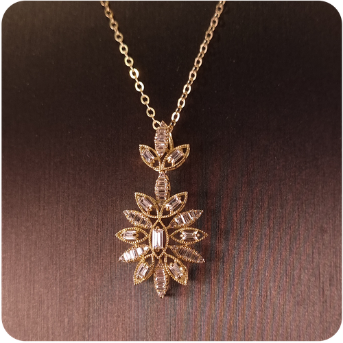 عقد شموس - 18K