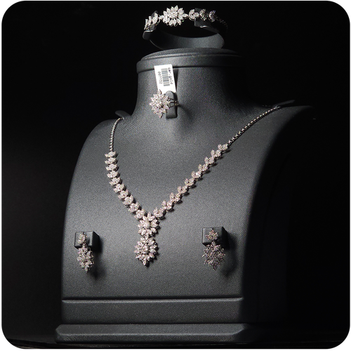 طقم ذهب أبيض - 18K