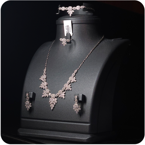 طقم ذهب أبيض - 18K