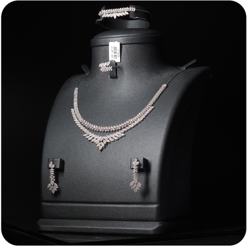 طقم ذهب أبيض - 18K