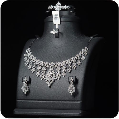 طقم ذهب أبيض - 18K