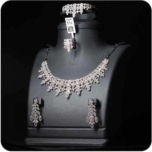 طقم ذهب أبيض - 18K