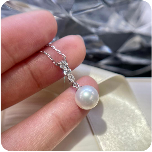 Silver Necklace With Freshwater Pearls - 925K
