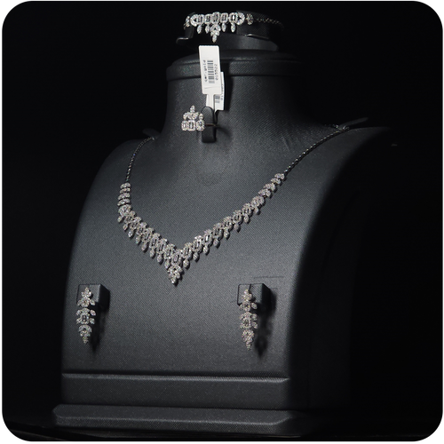 طقم ذهب أبيض - 18K