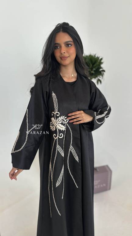 عباية انيقة بتطريز 