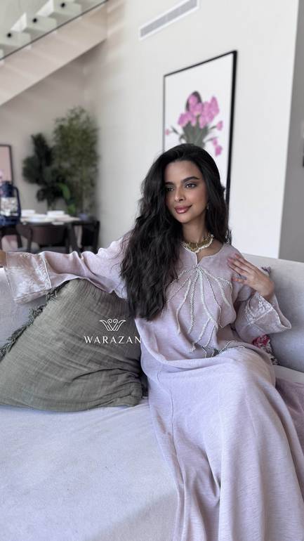 جلابيه انيقه بتطريز ورد