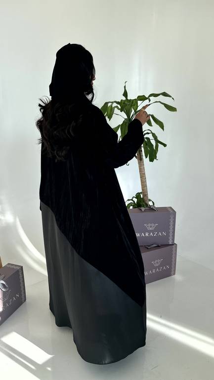 عباية مخمل انيقة مع تدخيلة قماش مكيادو