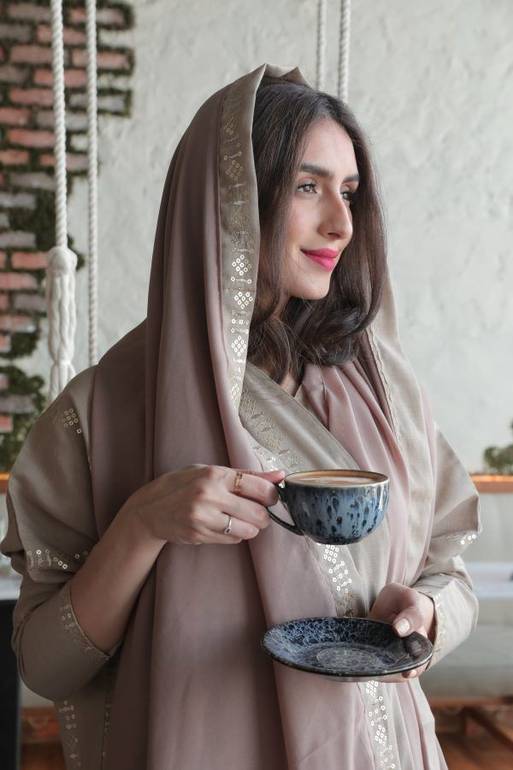 عباية بتطريز ترتر جميل
