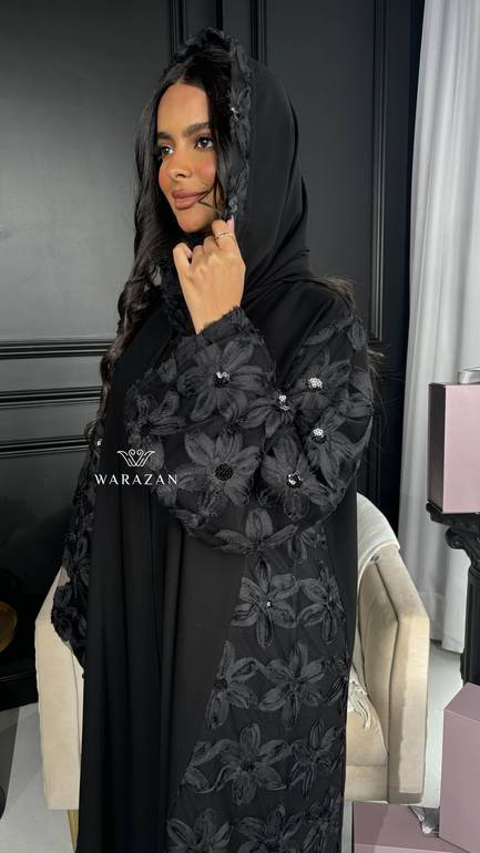 عباية انيقة بتدخيلة ورود 