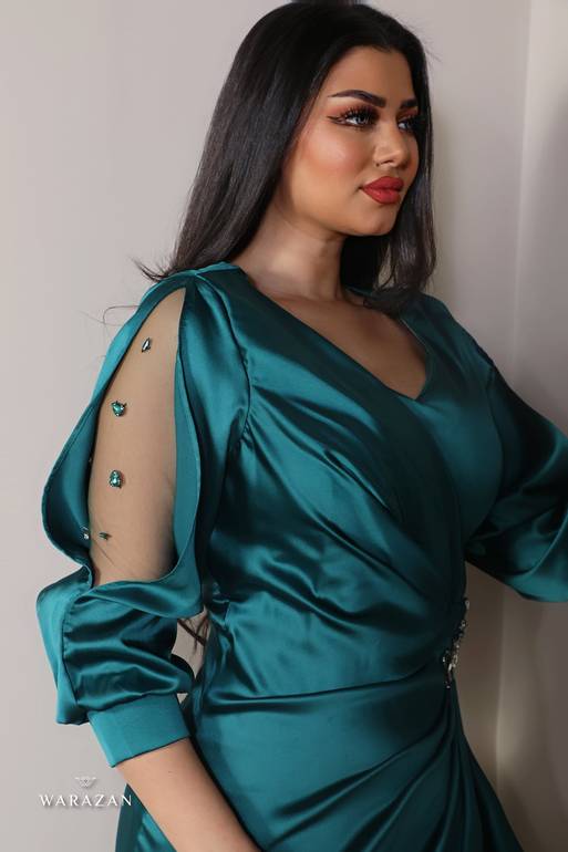 فستان سهرة طويل وناعم ساتان لإطلالة ساحرة