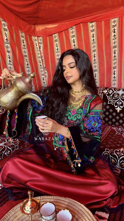 جلابية ملكية بتطريز يدوي 