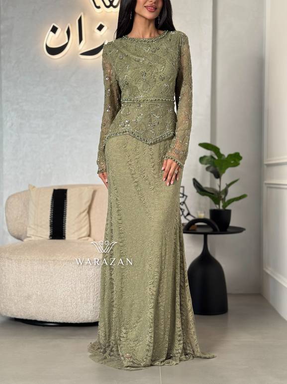 فستان سهرة دانتيل بقصة خصر أنيقة