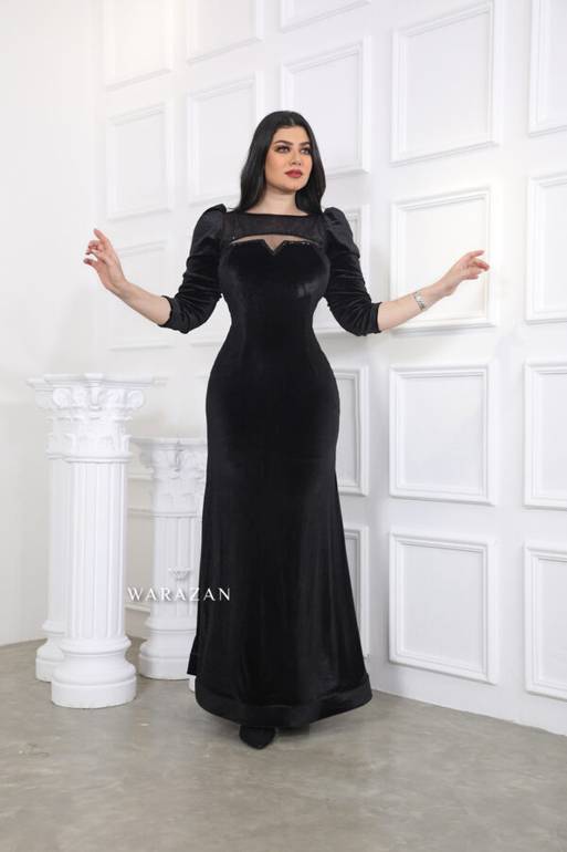 فستان مخمل ناعم مع تل وشك من الصدر