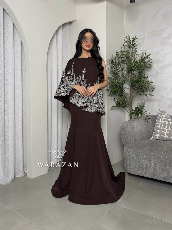 فستان سهرة بني بتطريز راقي وساتر 
