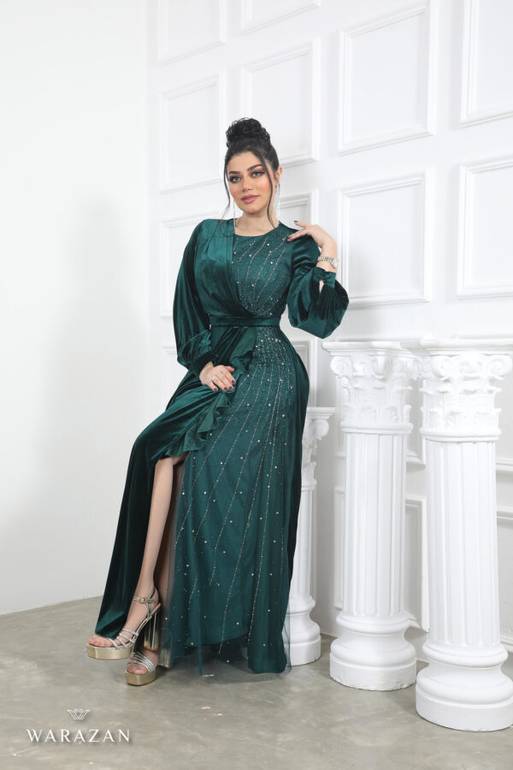 فستان سهرة شتوي مخمل راقي بتطريز