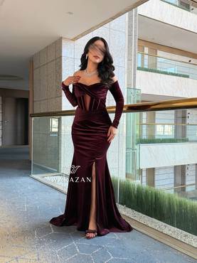 فستان سهرة مخمل بقصة صدر انيقة