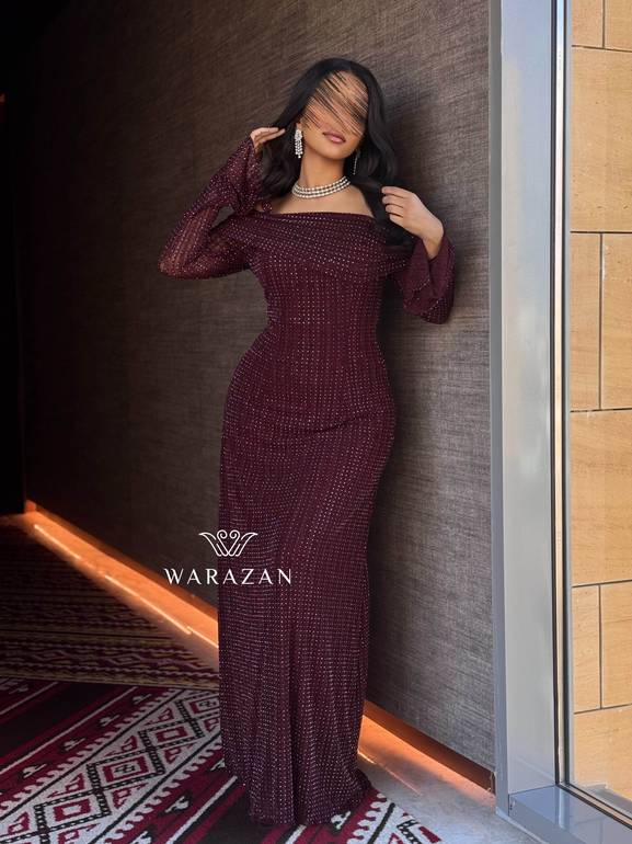 فستان سهره باكمام طويله وبلمعه 