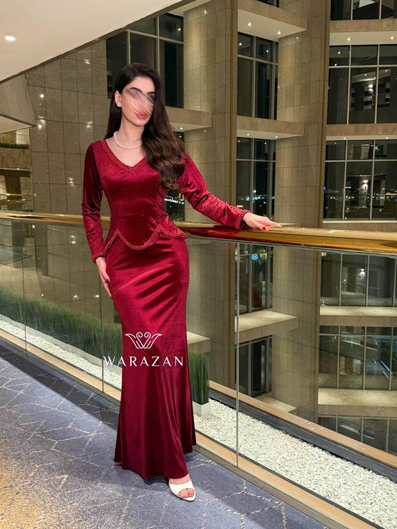 فستان مخمل بتدخيلة لول