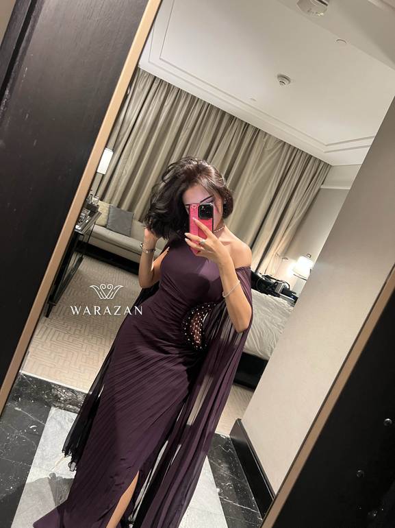فستان سهرة ناعم وطويل