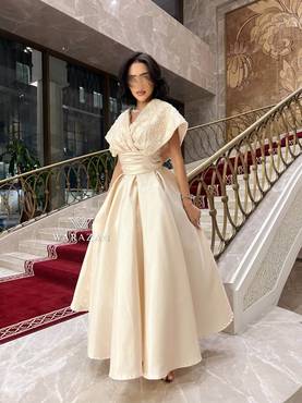 فستان سهرة أنيق مع تطريز 