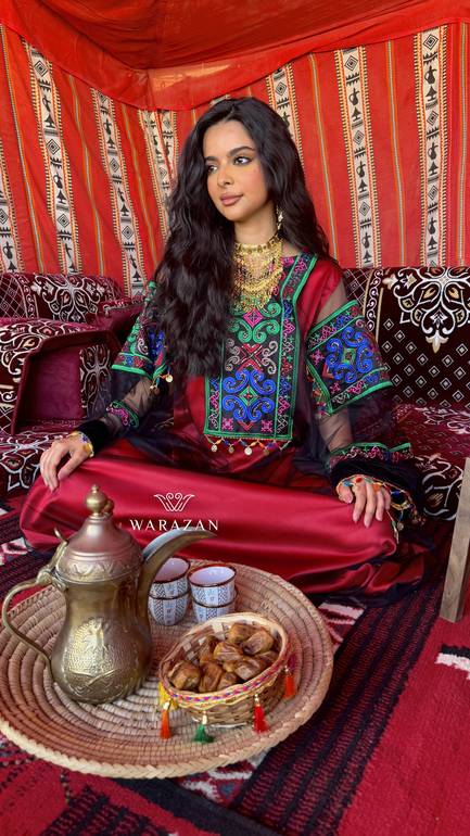 جلابية ملكية بتطريز يدوي 