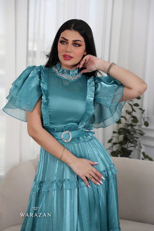 فستان ساتان كلوش بتطريز
