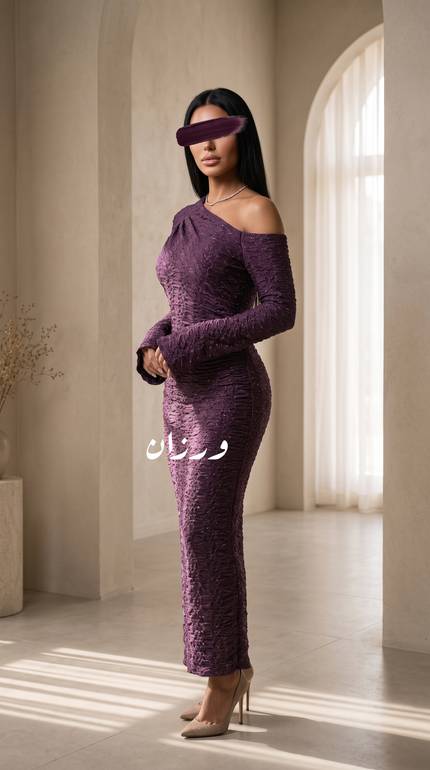 فستان ناعم مجسم بكسرات عند الخصر