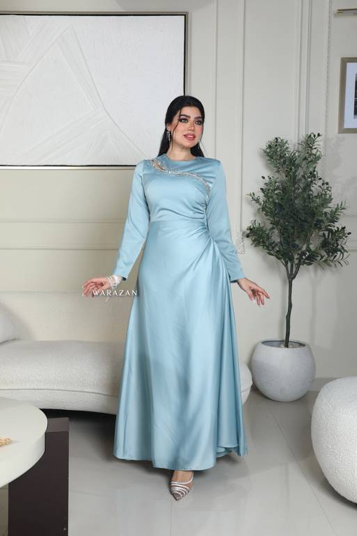 فستان ناعم بكرستال من الرقبه 
