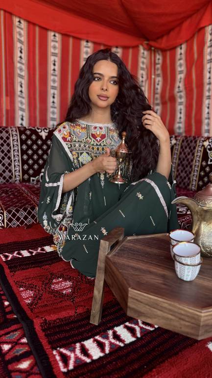 جلابية ملكية بتطريز يدوي 
