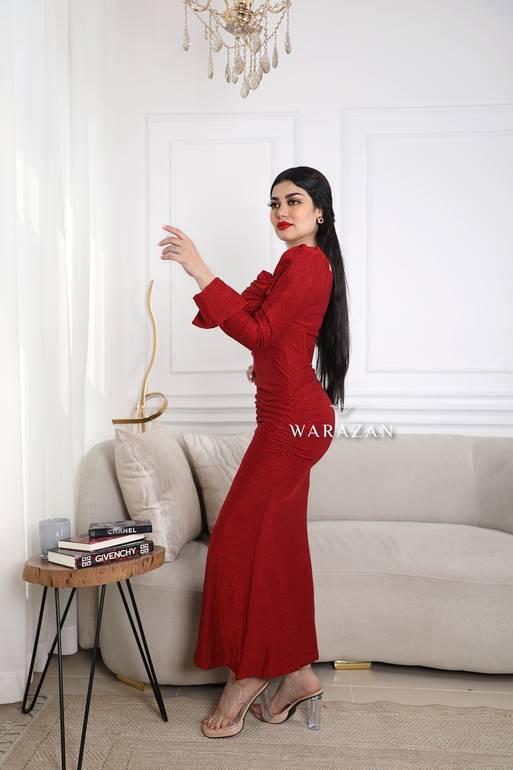 فستان ماسك انيق بقصة من الخصر