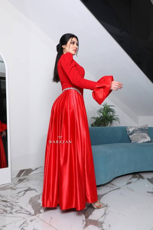 فستان طويل ساتر بأكمام 