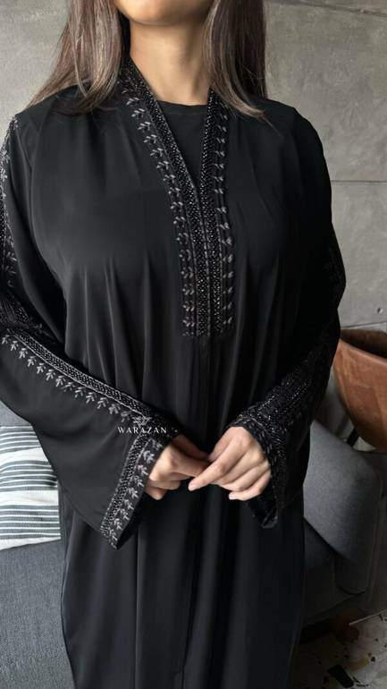 عباية ملكية بتطريز واستايل مغربي