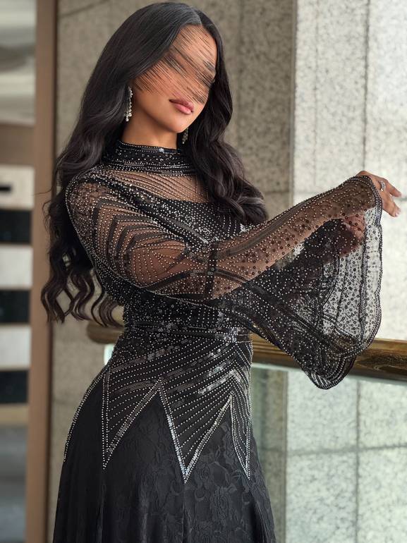 فستان سهره ملكي بتفاصيل مميزة 