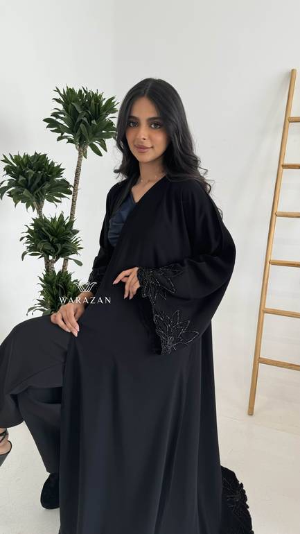 عباية بتطريز شك انيق 