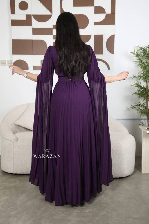 فستان سهرة ناعم بليسيه تطريز
