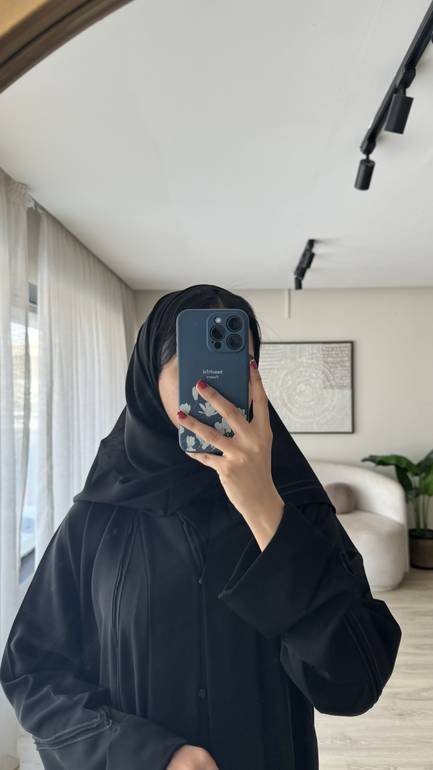 عباية رسمية بقصة عند الاكمام 