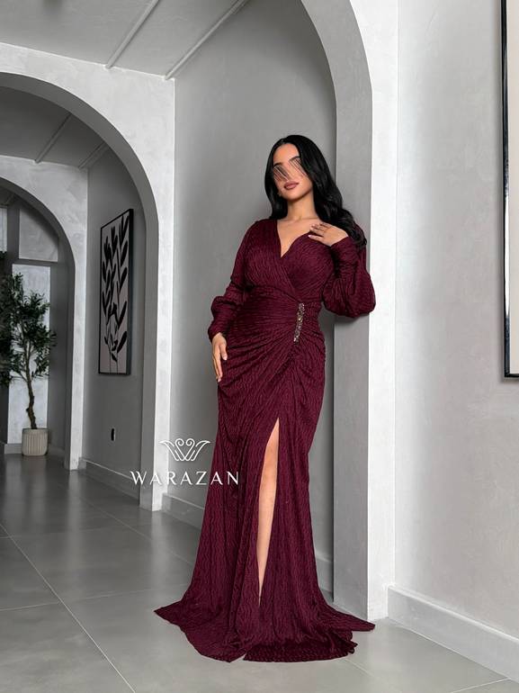 فستان بلمعه وبكرستال من الخصر 