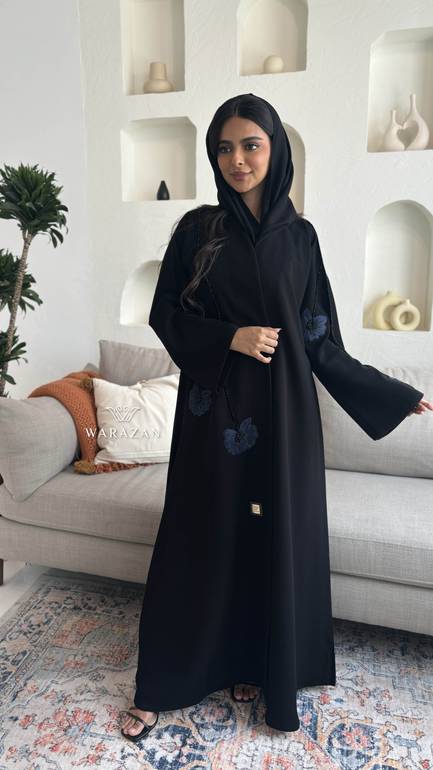 عباية بستايل تطريز ورد 