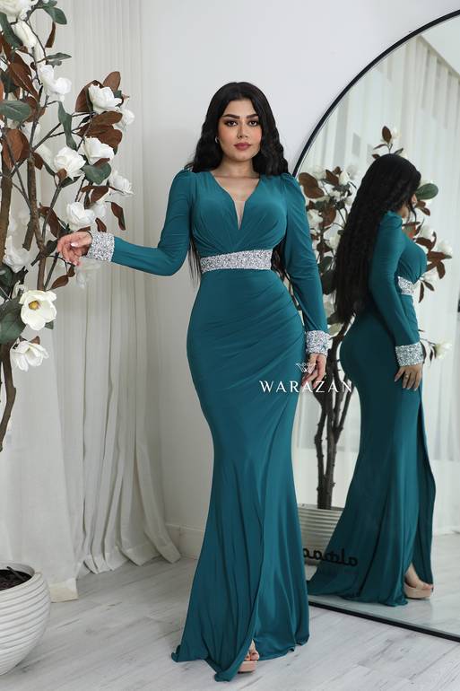 فستان سهرة بكرستال من الخصر و الكم