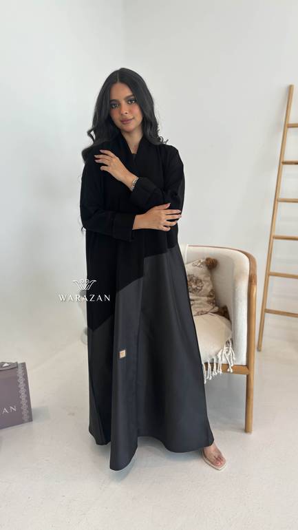 عباية انيقة  ببستايل نصفي 